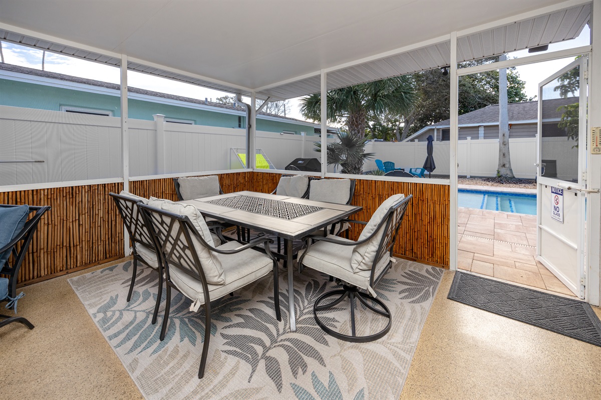 Screened in Dining Area