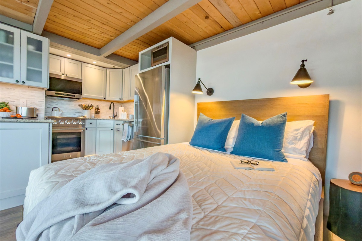 From the Queen bed on the main level you'll experience jaw-dropping sunrises & sweet dreams on the luxury mattress.  You're sure to enjoy this premium sleep experience.