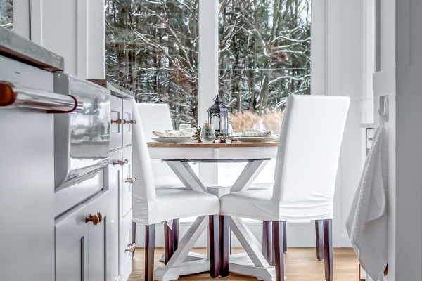 Share meals with charming views of the winter landscape.