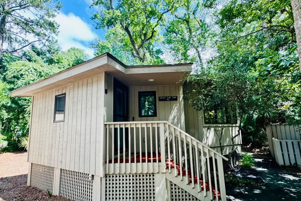 Bungalow tucked among the trees