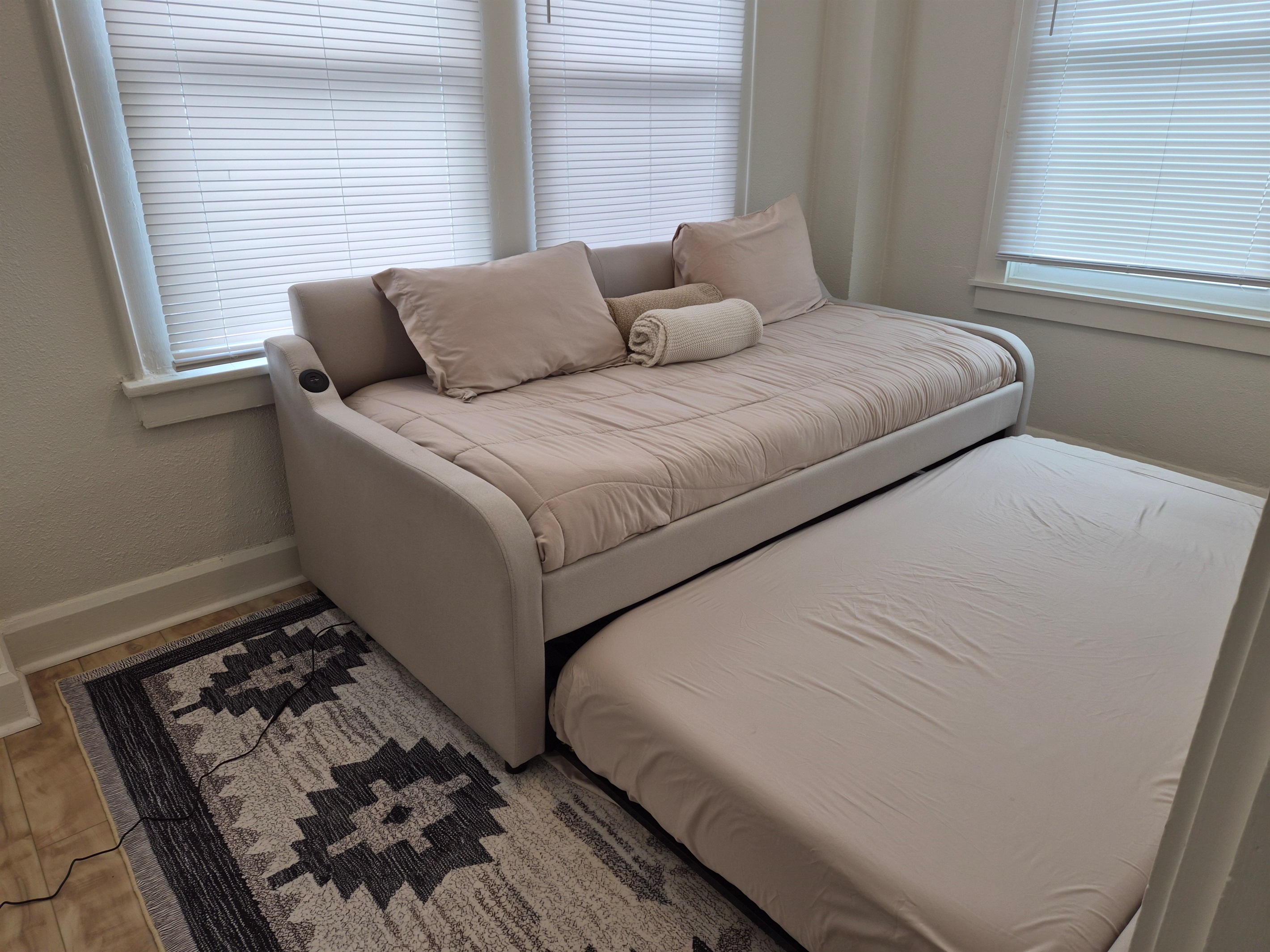 2 twin trundle bed