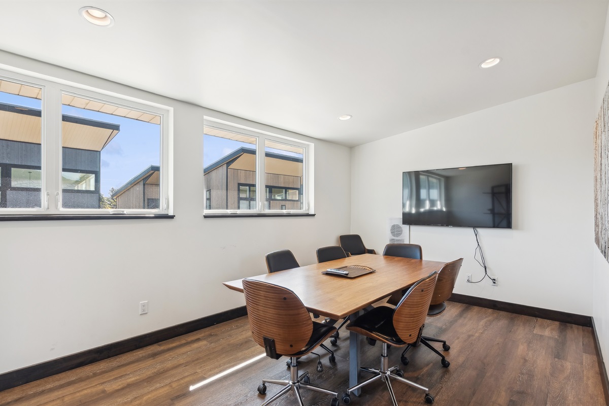 Need to slip away and get some work done? The Quarry Board Room is available for your stay.