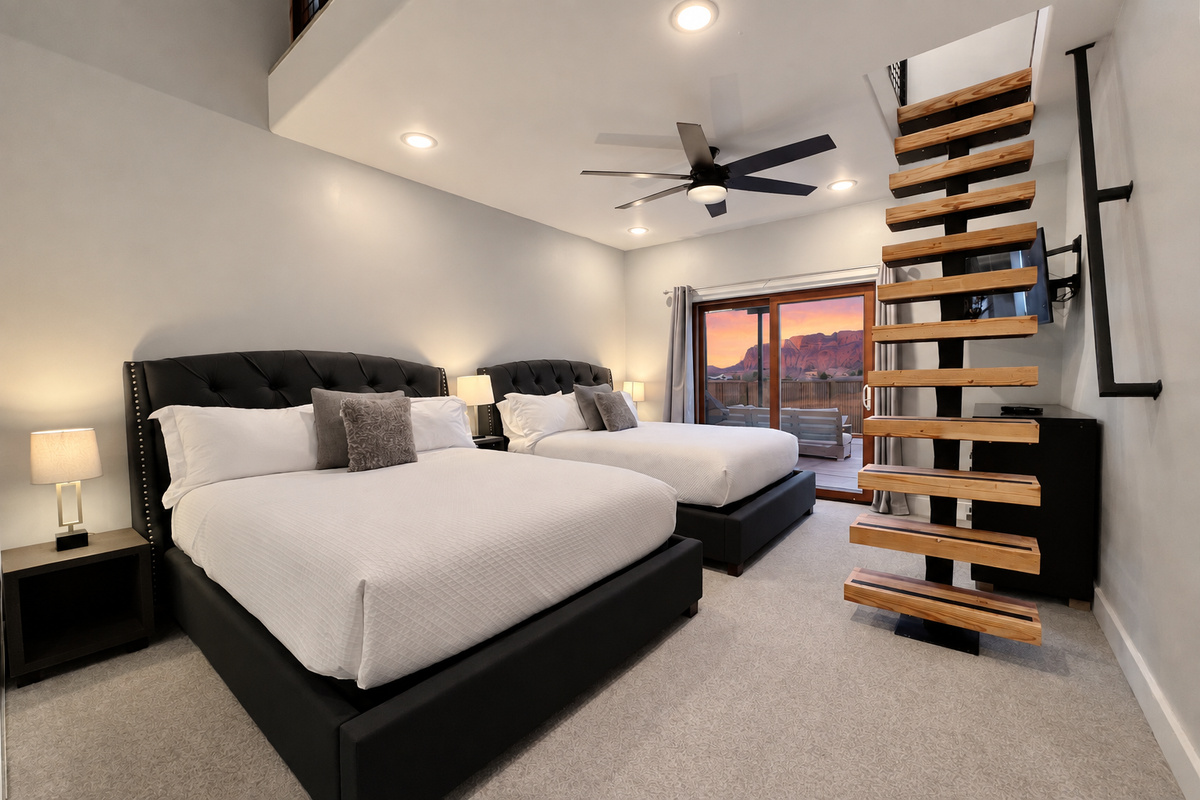 Guest Suite 4 Two queens and loft