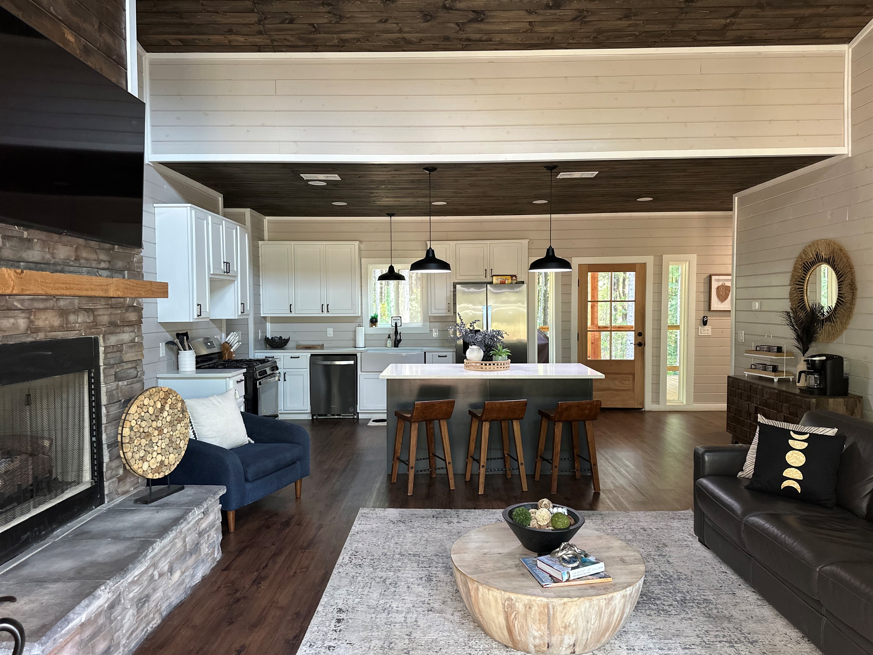 Nice and open between the living area and the kitchen area.