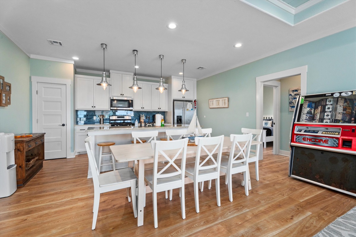 f9a9dc07a4c5494385e7bbdb625def12 Large | Beachhouse | Texas | TX | Vacation Homes | Galveston | Crystal Beach | Kokomo | Breezy Days | Beachfront Elegance | Sunrise Serenity | Southern Sands Property Management, LLC