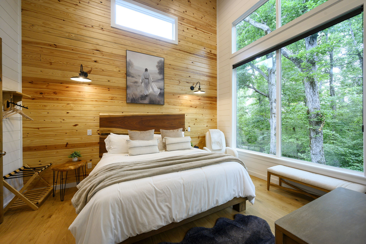 Master Suite with King size bed and luxury linens