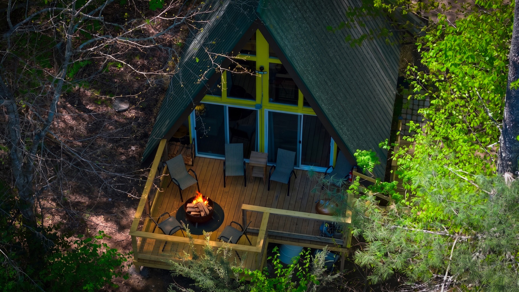 Tucked into the trees with the soft sounds of a nearby creek, Laurel Cove offers peaceful seclusion just minutes from downtown Murphy.