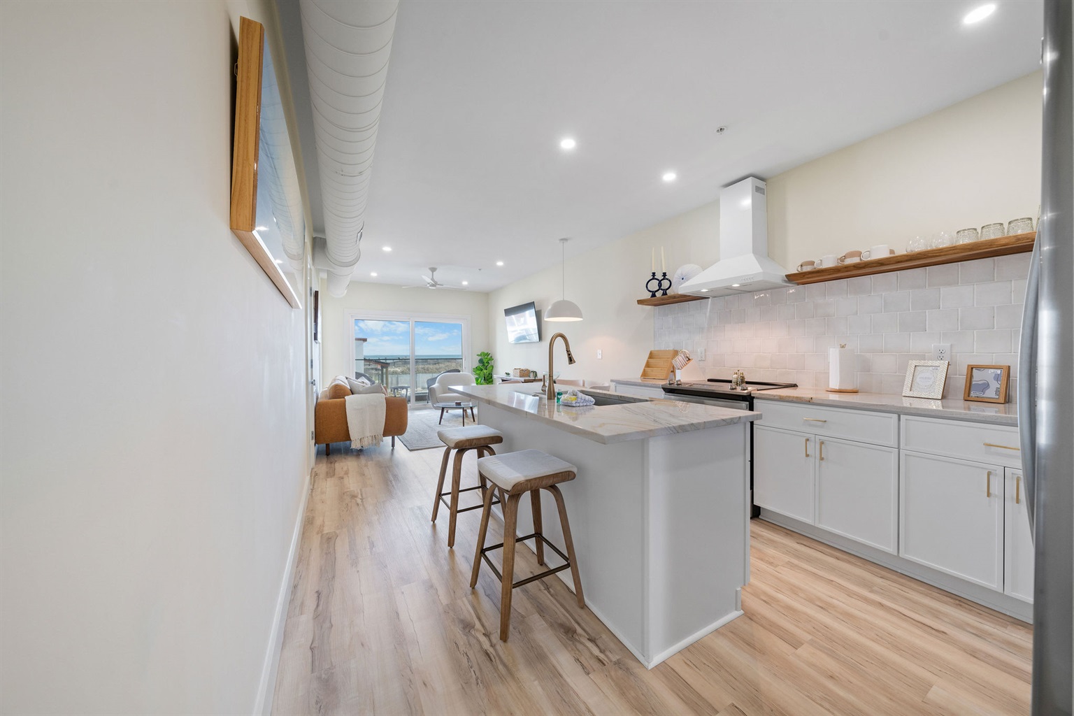 Seating to share meals