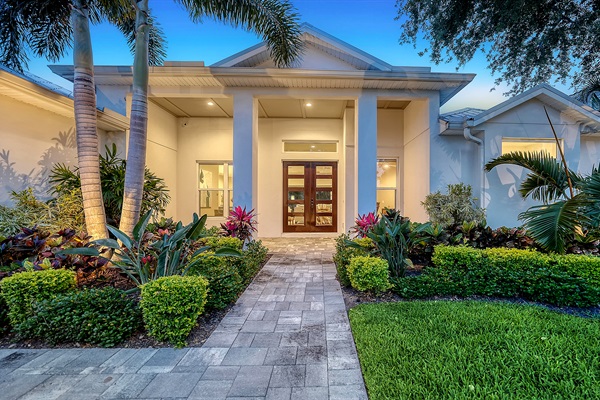 Magnolia House Sarasota: a 5-star rated, boutique-level stay under the palms