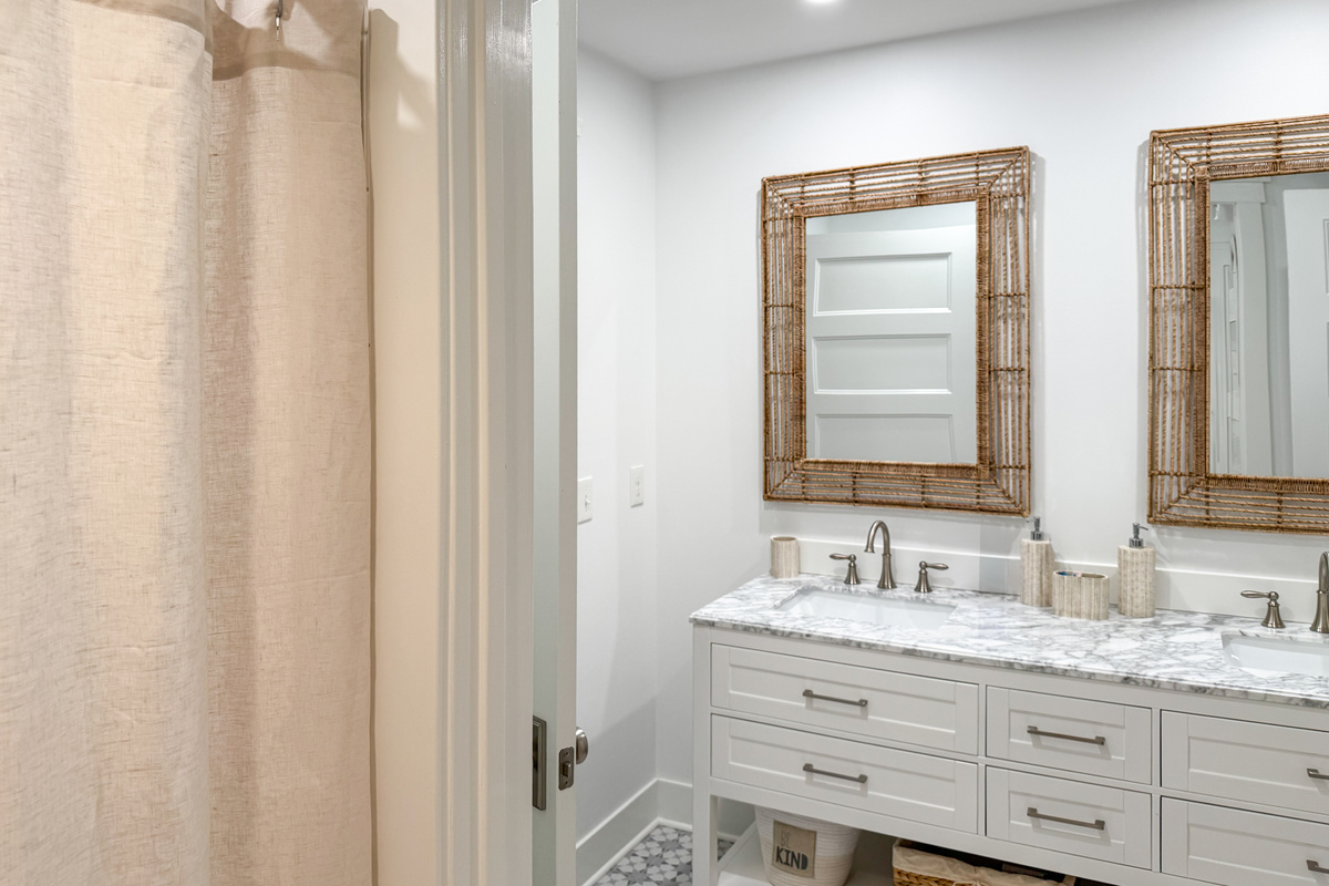 Guest Bathroom Upstairs