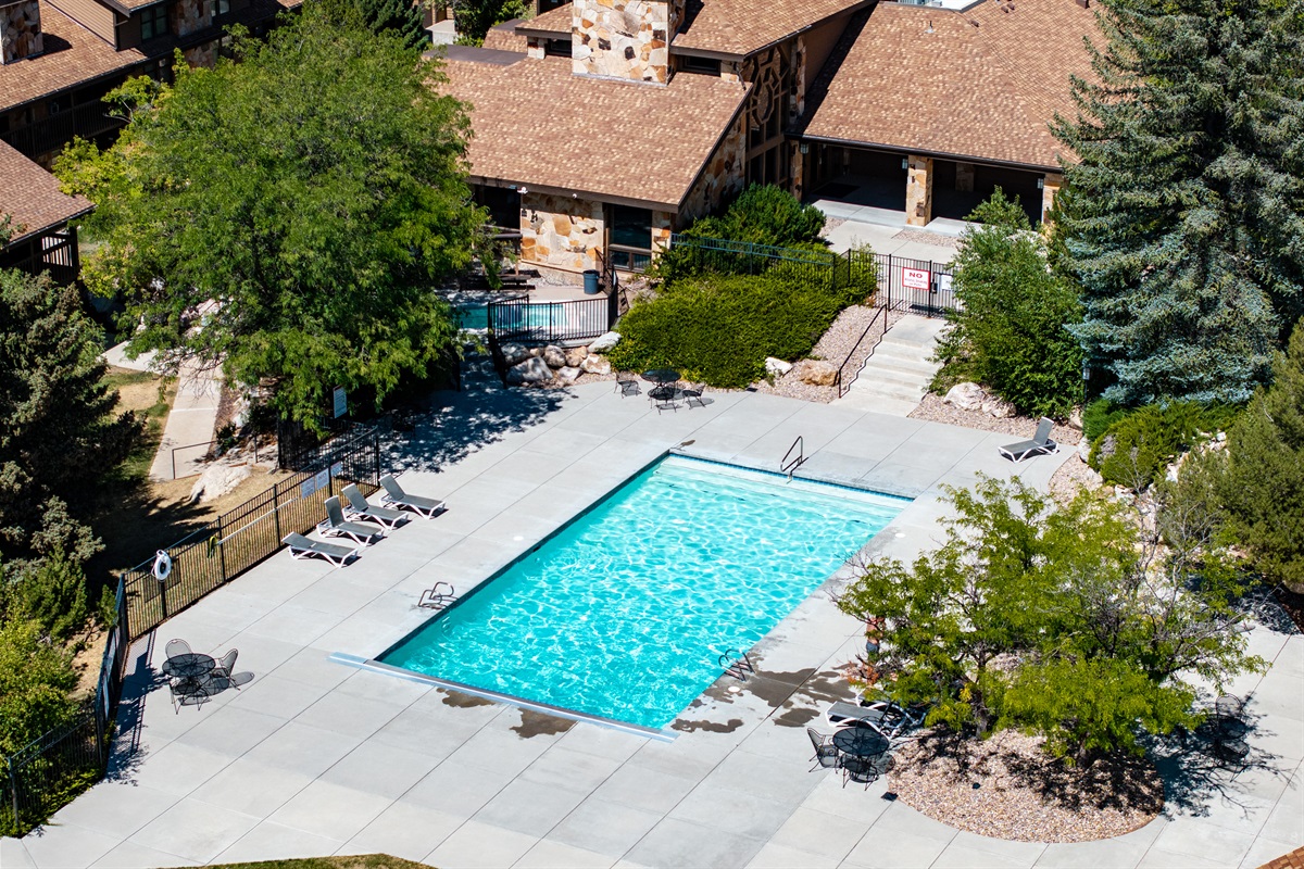 Wolf Lodge Community Pool