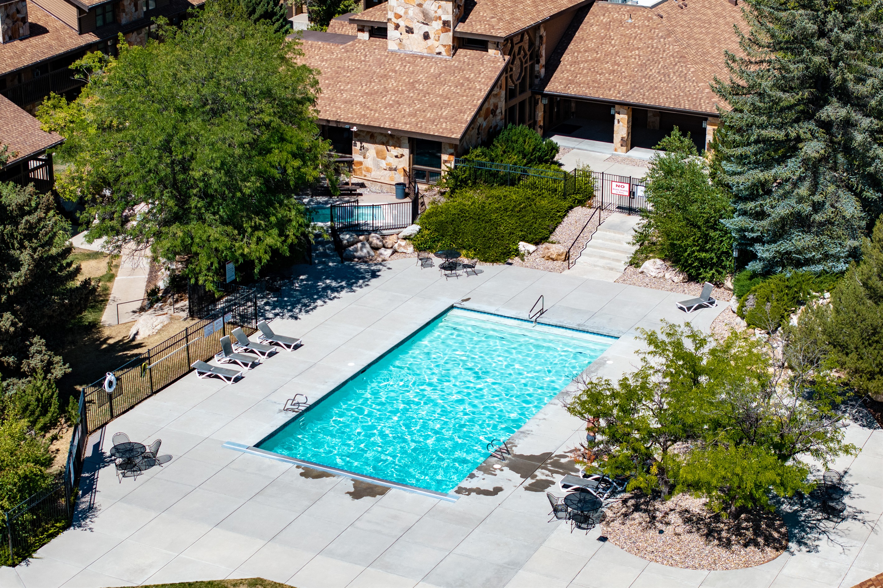 Wolf Lodge Community Pool