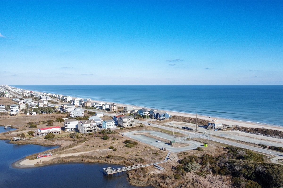 Sound access through the parking lot behind the property