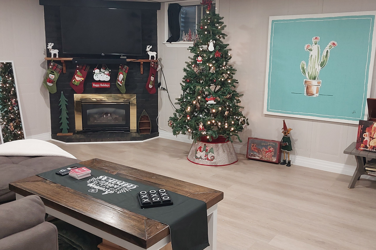 Our spacious rec room gets extra cozy for the holidays, complete with seasonal décor, a gas fireplace and plenty of room to relax together. Christmas décor is set up by November 28, 2026 and remains through January 5, 2026.