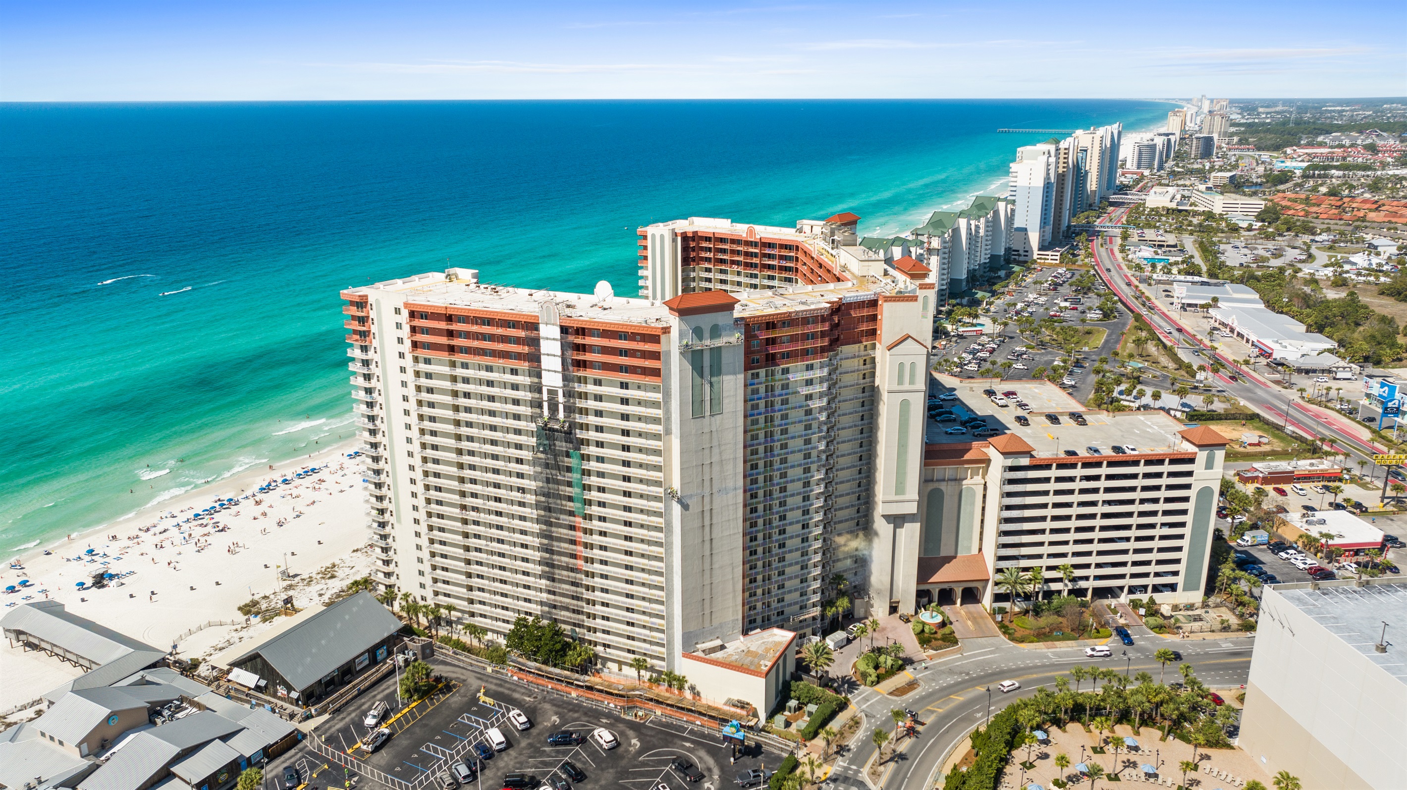 Pineapple Willies is our neighbor to the left. This is a very popular restaurant and beachside bar.