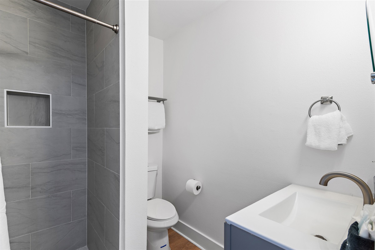 Sea Winds 8 - Remodeled full bathroom on level 1 with walk in shower! 