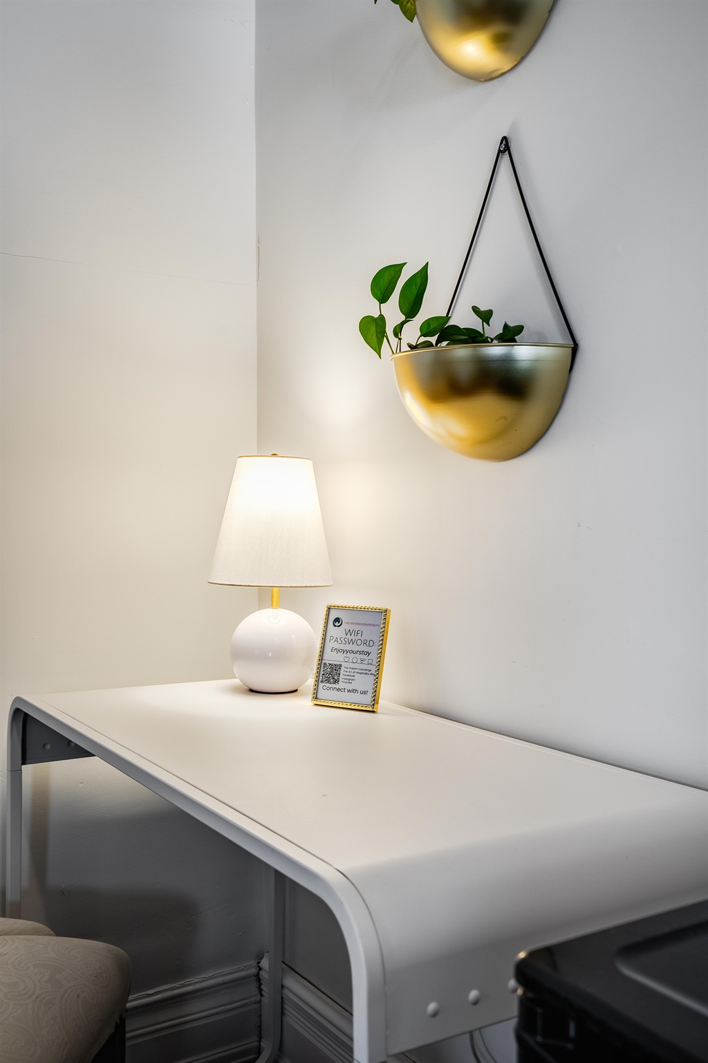 Lap-top friendly workspaces.