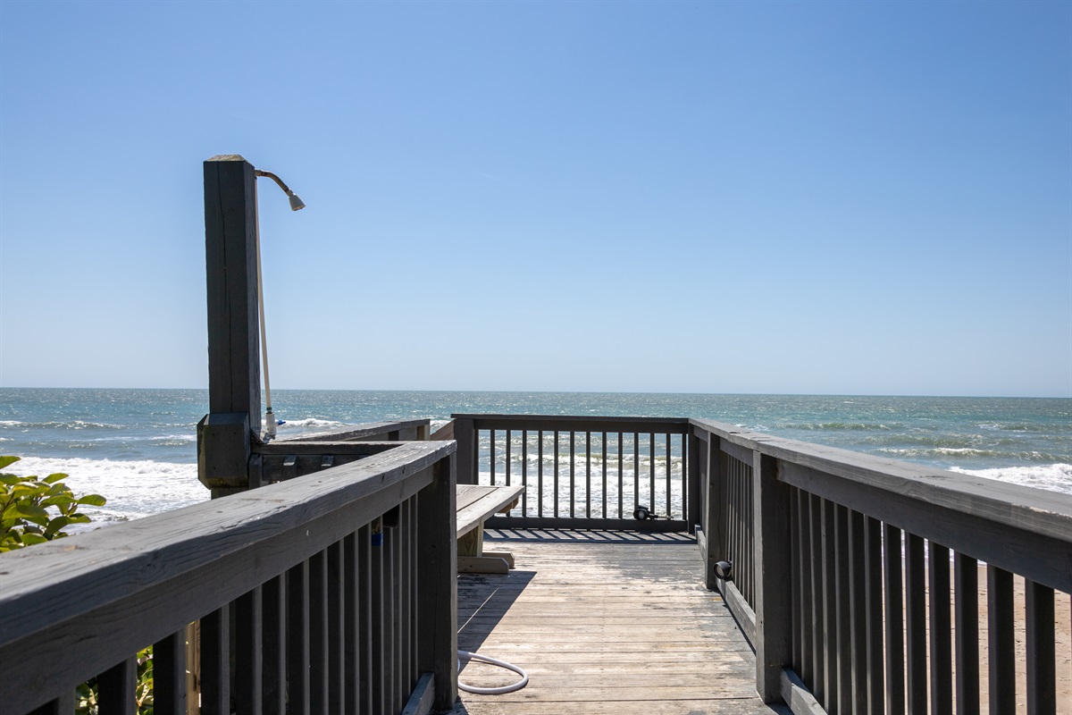 Community beach access with shower for rinsing off