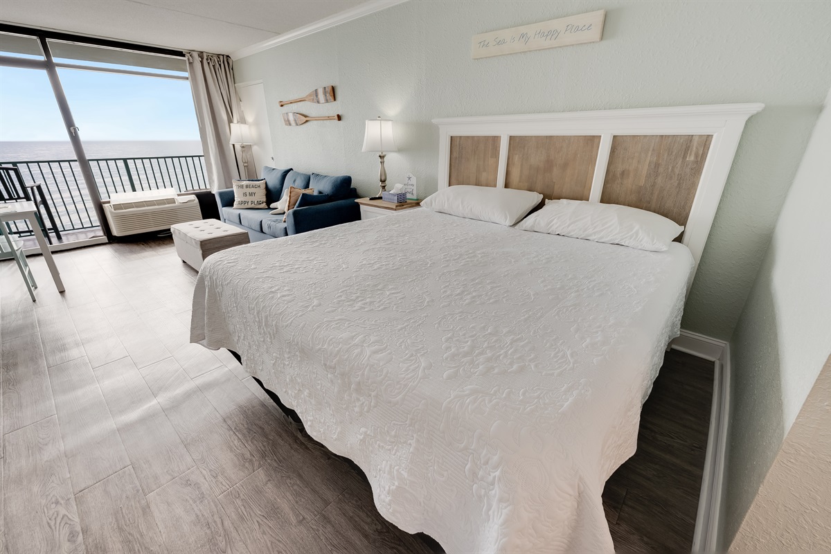 Room with Stunning Views🌊☀️