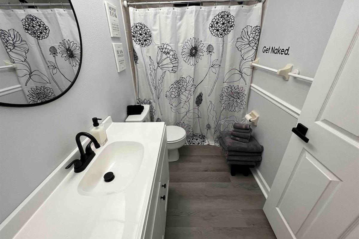 2nd bathroom