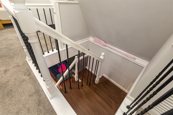 Tight stairway- watch your head!