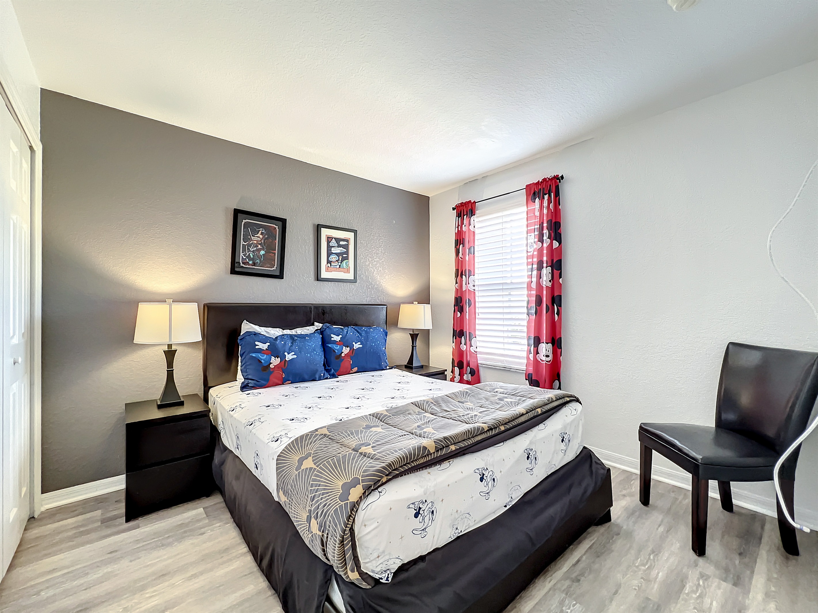 2nd Floor Queen Bedroom