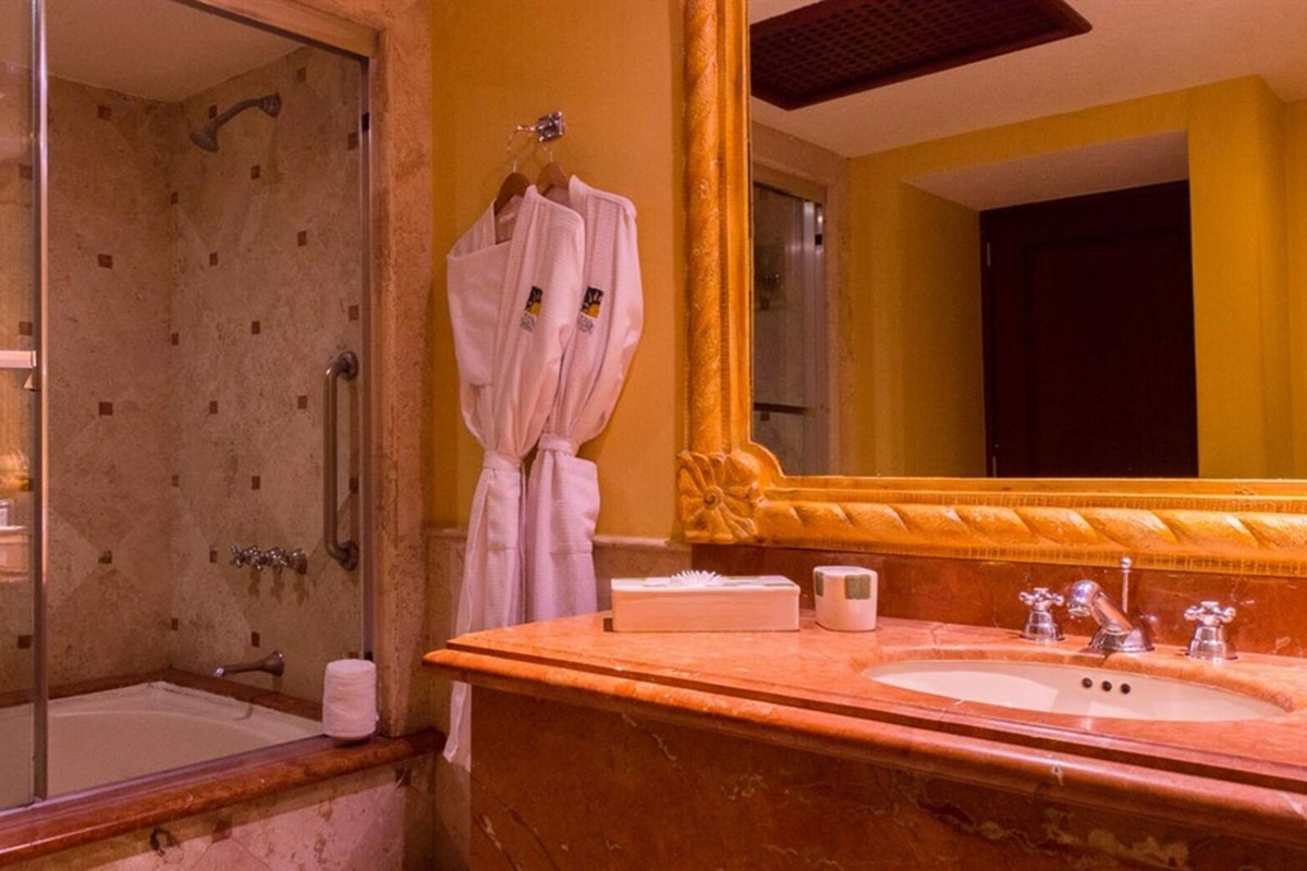 Owner Master Suite at Playa Grande, Vacation Travel Exclusives