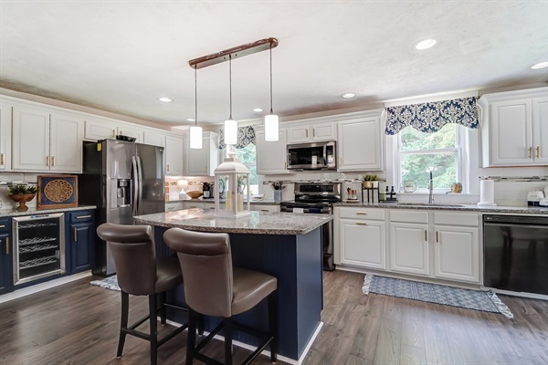Plan your biking route or set up your remote office on the large kitchen island.