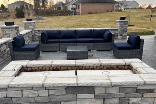 Outdoor Lounge and Fire Pit