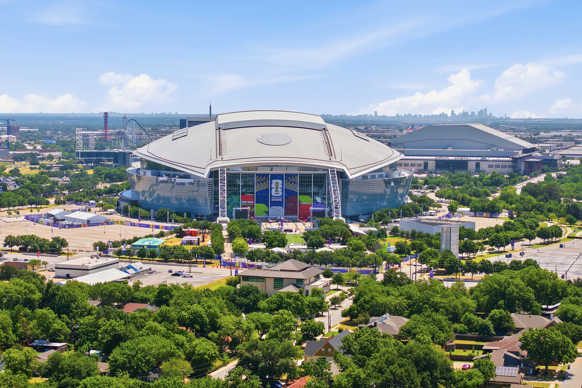AT&T Stadium, home of the Dallas Cowboys, is a 10-min walk from your front door. Skip the parking and walk straight to game day from this Arlington vacation rental.