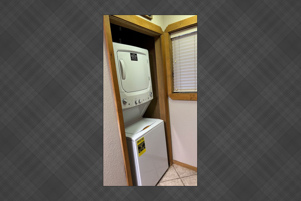 3,8 cubic foot stackable GE Washer and Dryer
