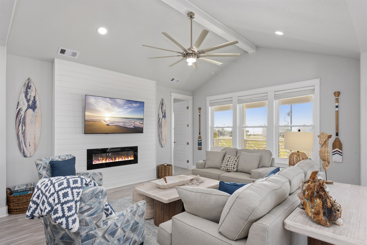 fa721ea2cb804be3bb5bc2091bd2c58b Large | Beachhouse | Texas | TX | Vacation Homes | Galveston | Crystal Beach | Kokomo | Breezy Days | Beachfront Elegance | Sunrise Serenity | Southern Sands Property Management, LLC