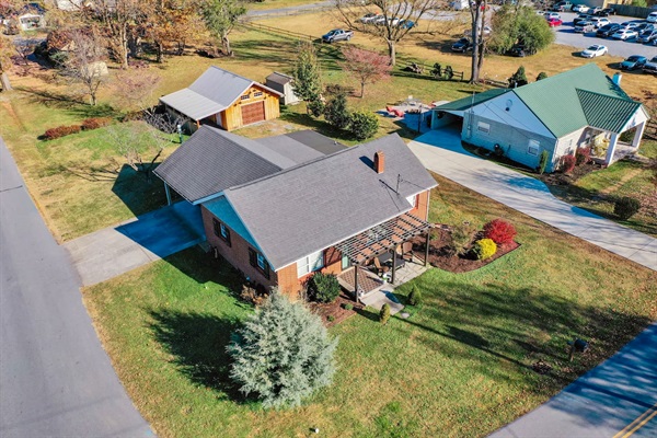 Spacious corner lot with a private patio and easy parking, located in a quiet neighborhood just a short walk from the Old Mill District and nearby shops and restaurants.