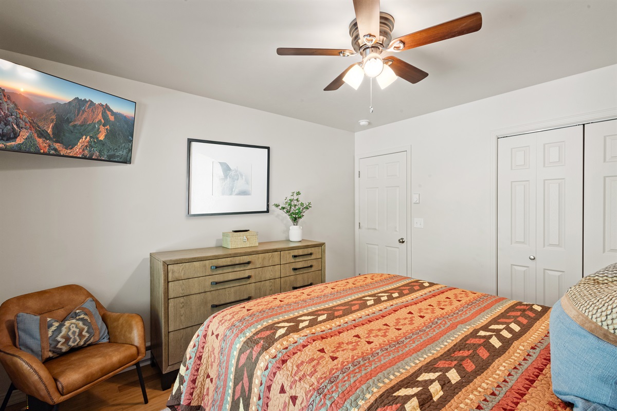 Lower Level- Bedroom 2- Queen bed