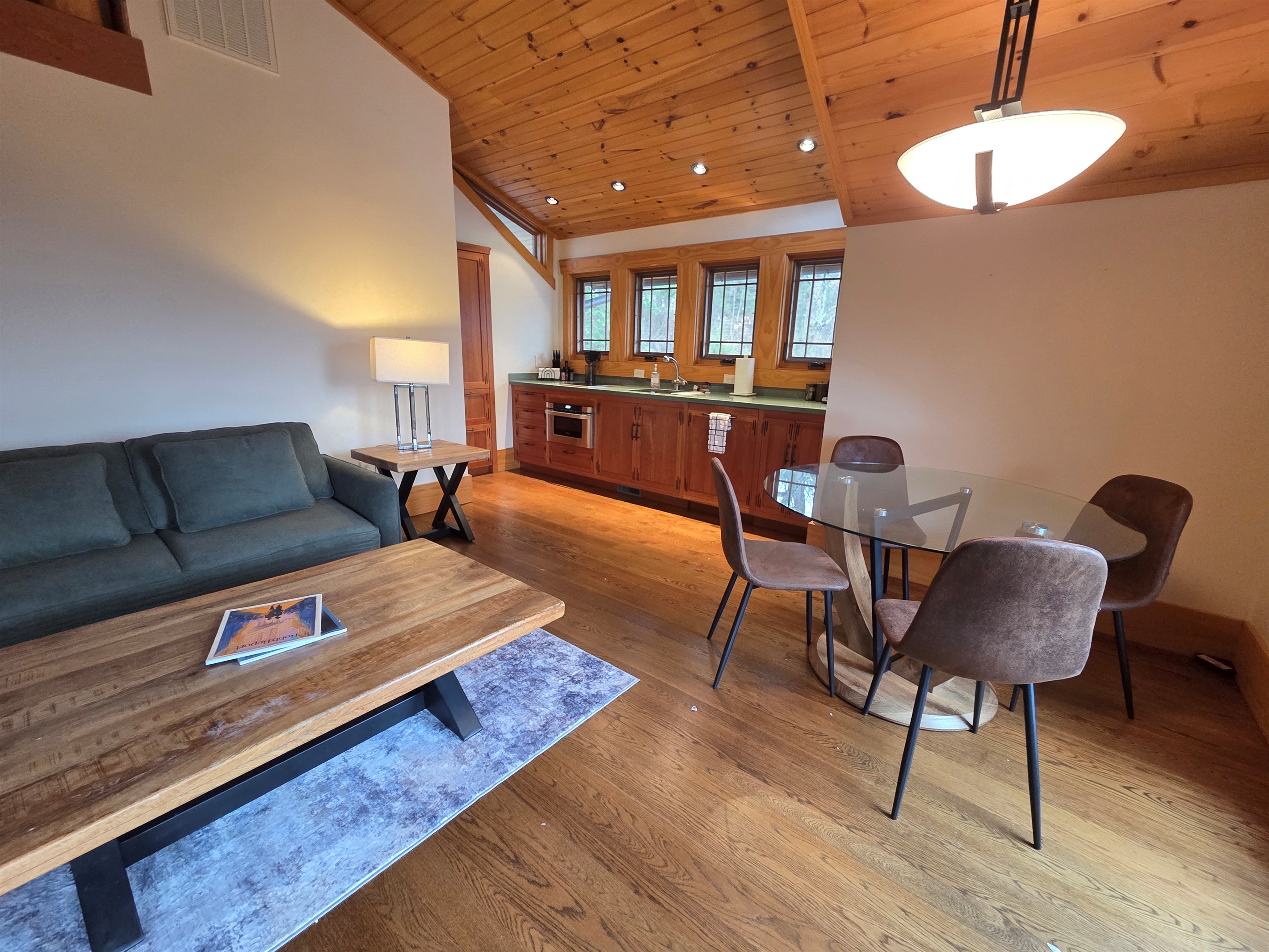 Livingroom in separate carriage apartment over garage