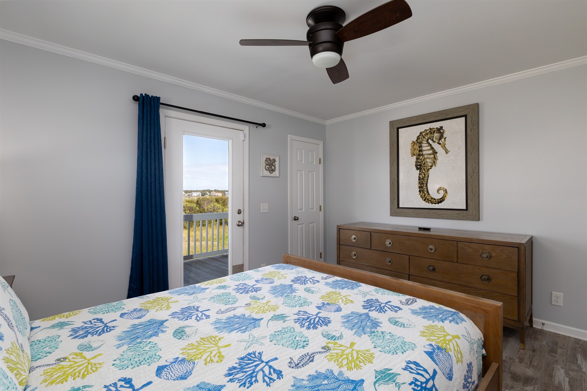 We love this room's decor!