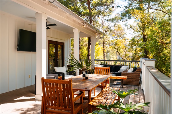 The large back deck is where the group naturally ends up. Coffee in the morning, cold drinks in the afternoon, stories and tv after dinner.

