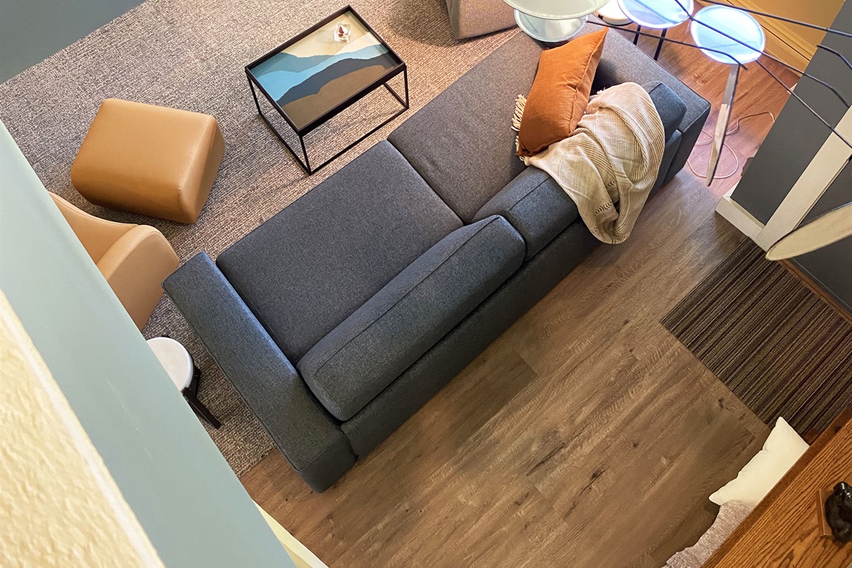 Newly remodeled /furnished unit offers a comfortable/functional environment.