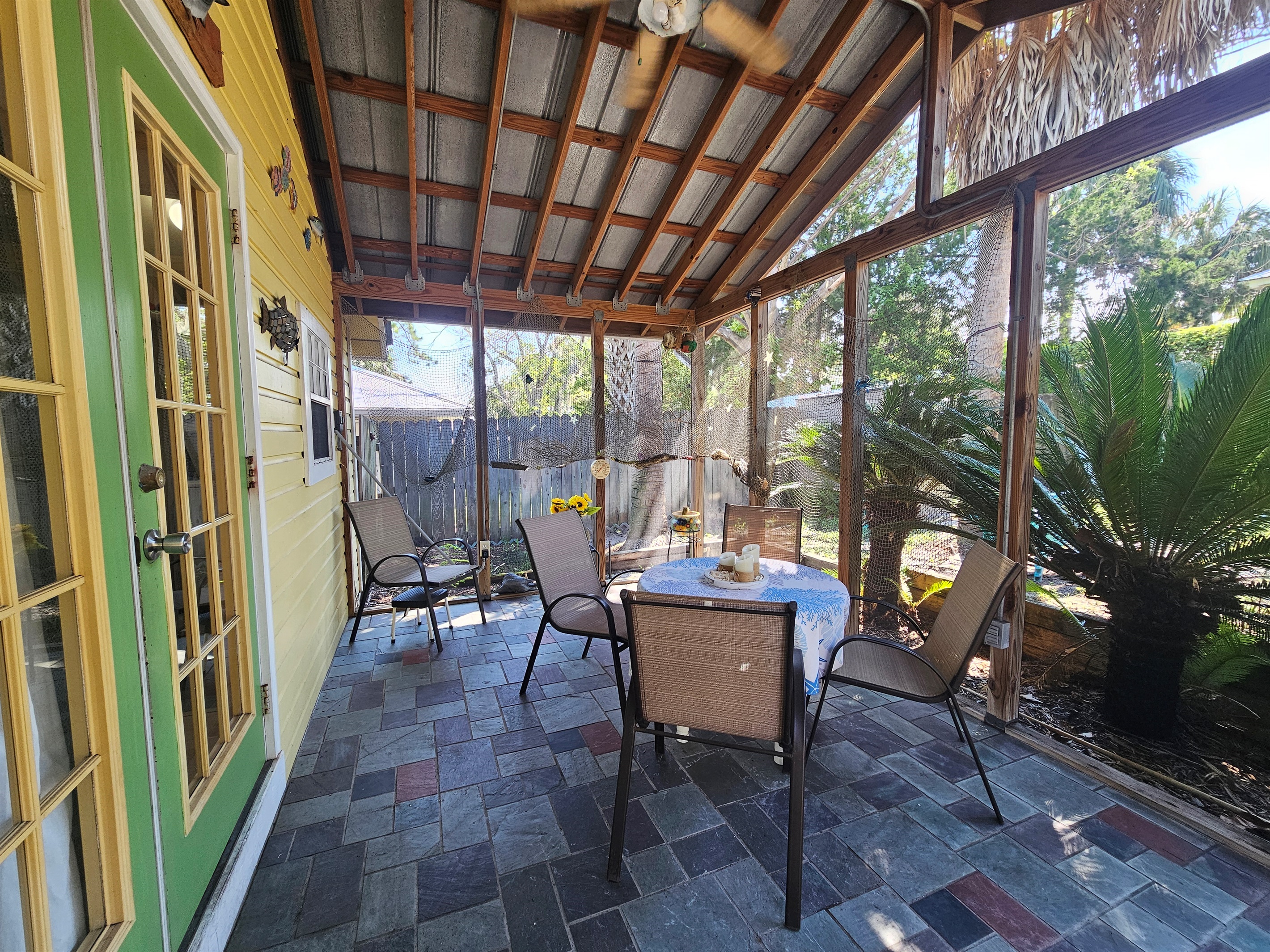 Private Oasis with a Screened-In Porch