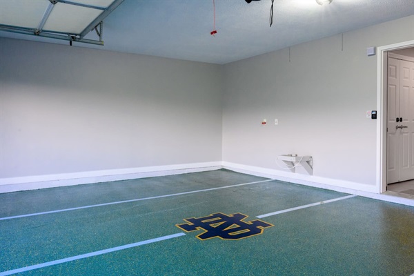 ND Luxury Townhome 8 min to ND Stadium!, photo 14