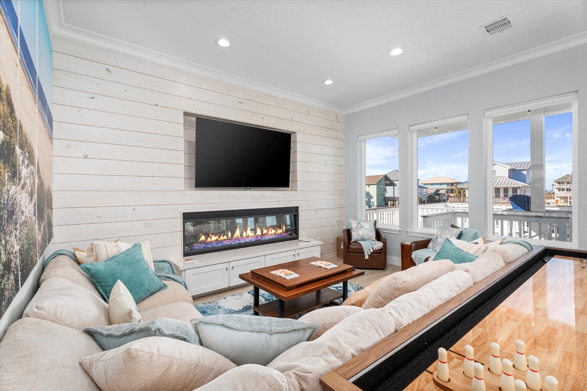 fab36440ee314b6d9e0fca0cec8f30e4 Large | Beachhouse | Texas | TX | Vacation Homes | Galveston | Crystal Beach | Kokomo | Breezy Days | Beachfront Elegance | Sunrise Serenity | Southern Sands Property Management, LLC