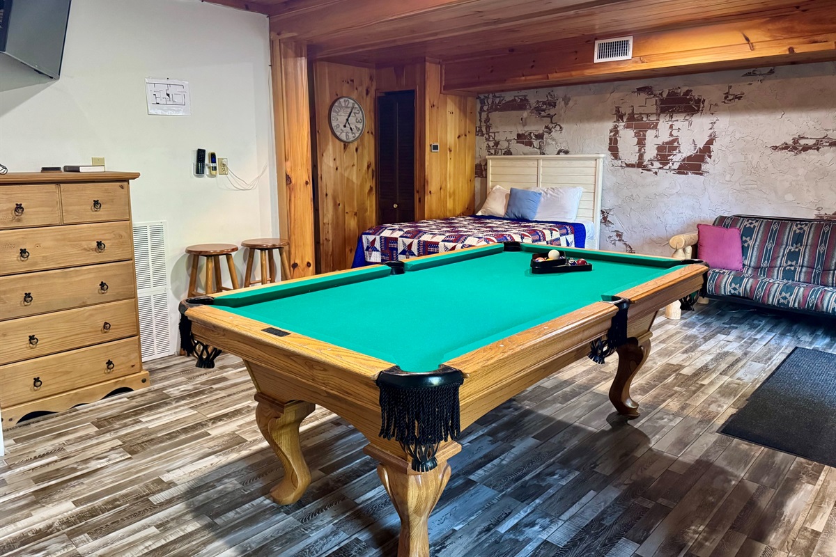 SUMMER GAME ROOM