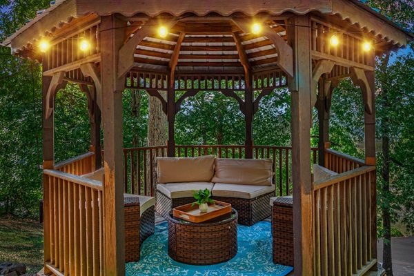 Cozy Gazebo Lounge