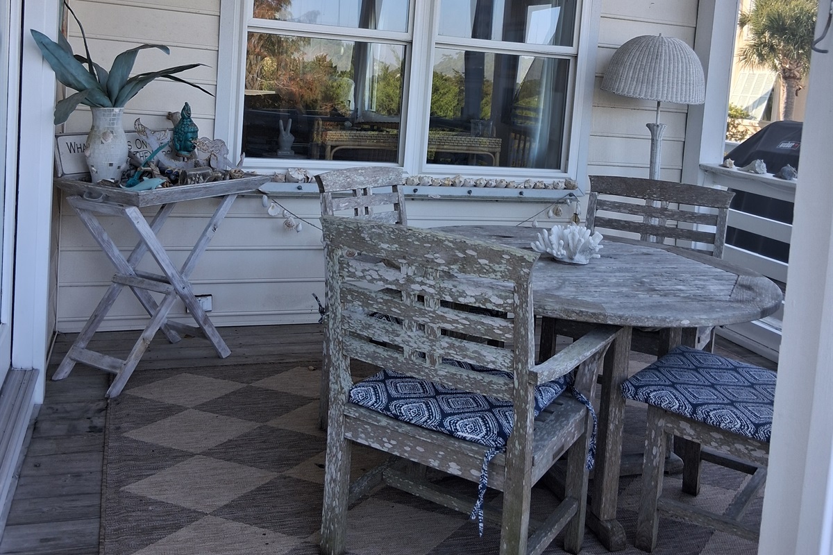 Al Fresco Dining Room (Seats 4)