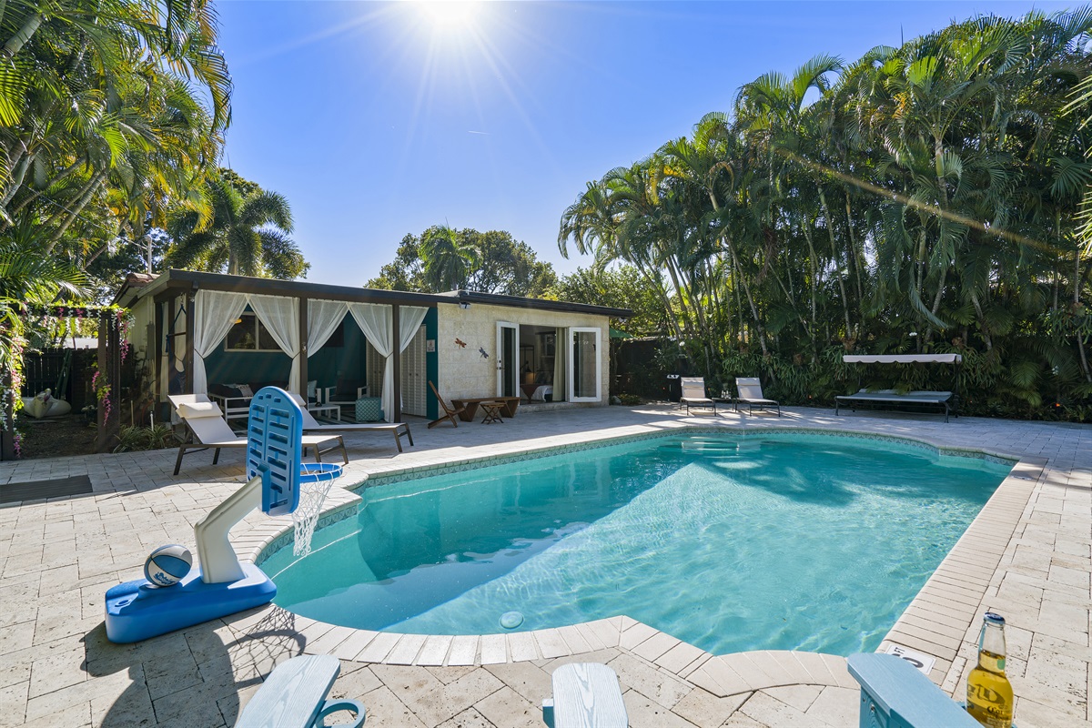 Swimming pool