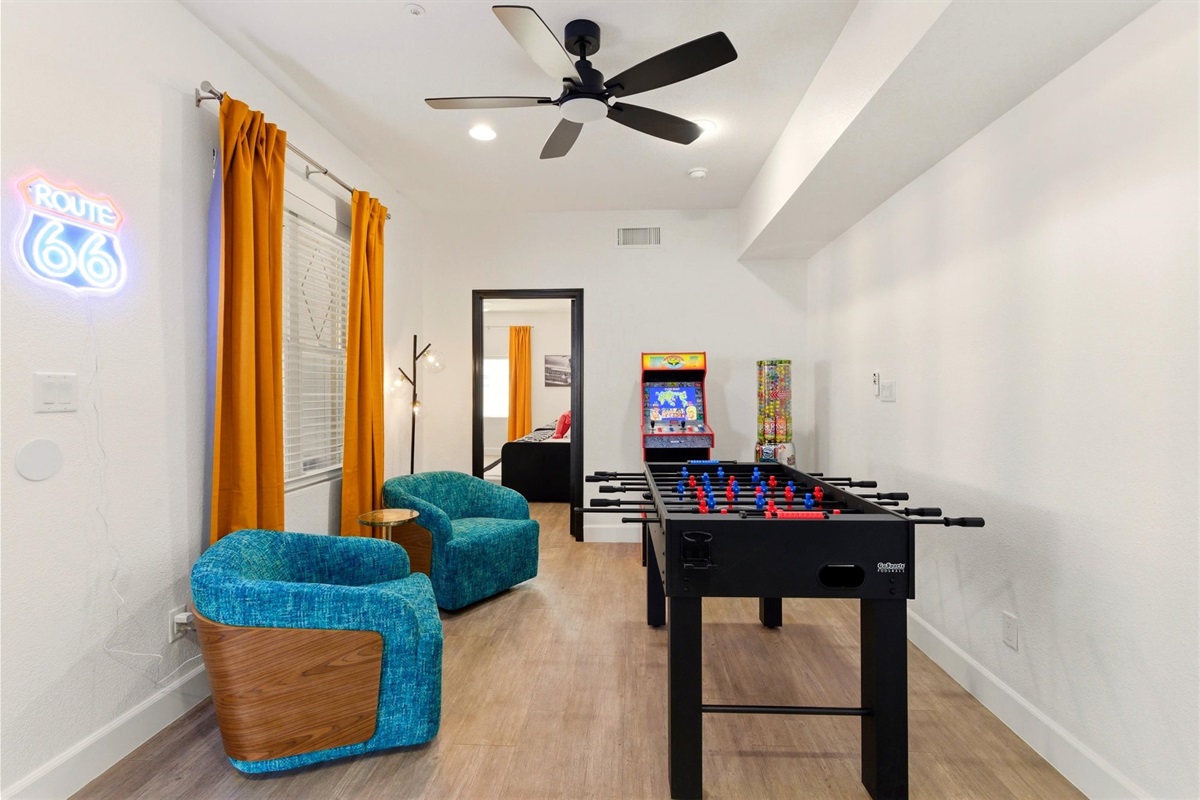 GAME ROOM- POOL TABLE+FOOSEBALL+ARCADE+CONNECT 4+VENDING PRIZE