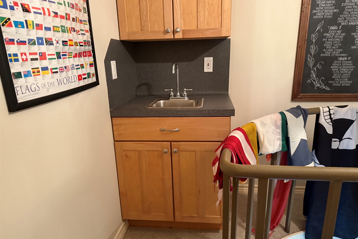 Upstairs athe Crows Nest you will find a wet bar, and drink frdige for the sunset and sunrise views.  360 degree views of the whole island!