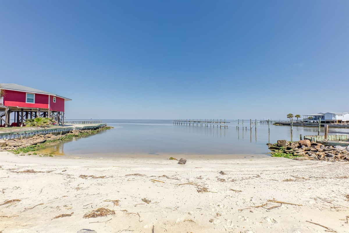 Waterfront Paradise: Easy boat access!