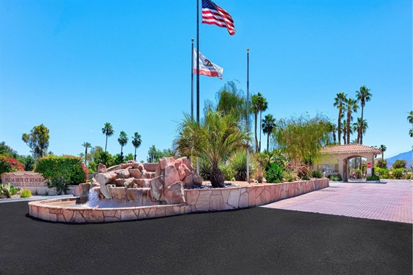 Palm Desert Resort entrance