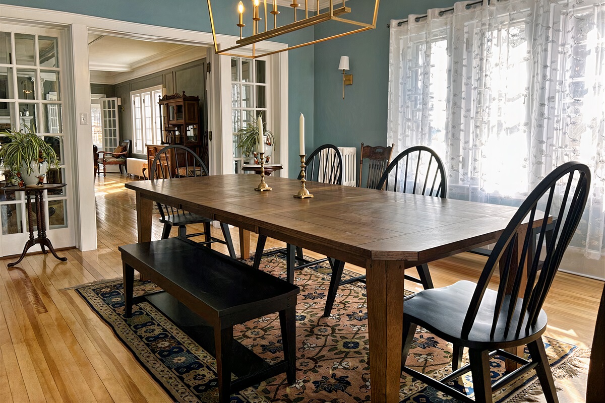 Dining Room (view from corner)